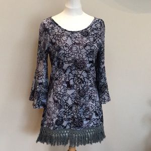 VELVET EMBOSSED TUNIC .